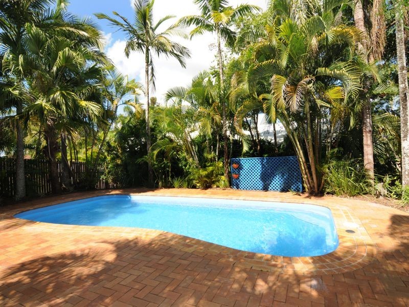 27 Hutchinson Street, Edge Hill QLD 4870