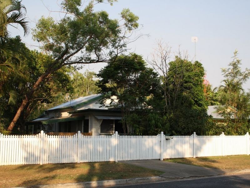 80 Little Street, Manunda QLD 4870