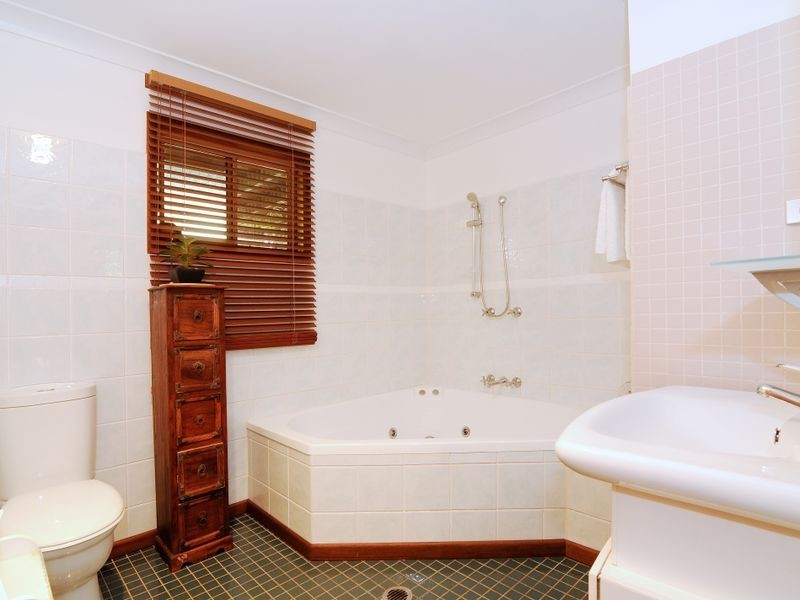 2 Jagera Close, Kamerunga QLD 4870