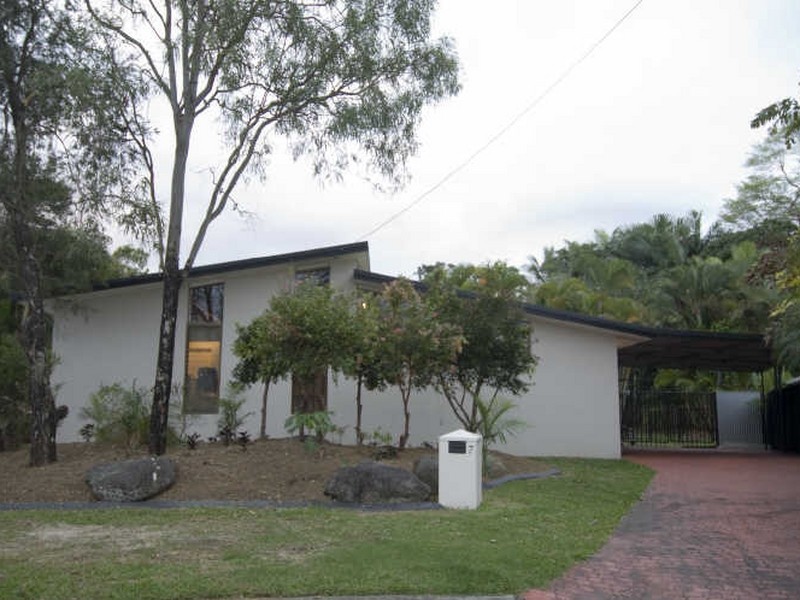 7 Fry Close, Whitfield QLD 4870