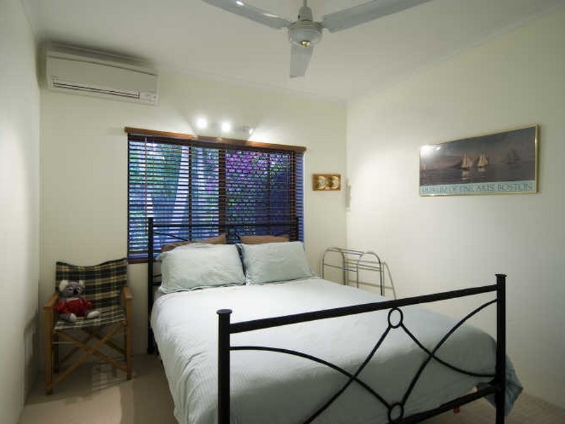 7 Fry Close, Whitfield QLD 4870