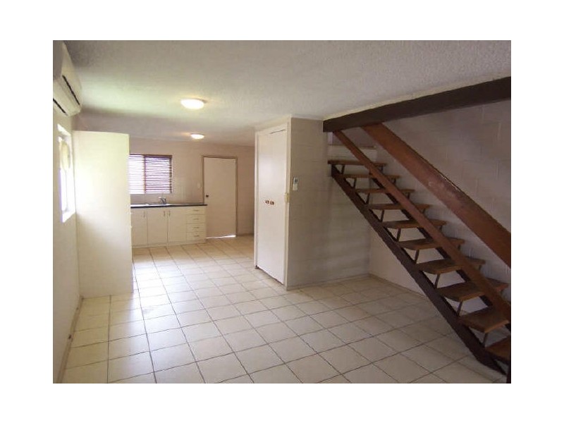 1/322 Pease Street, Edge Hill QLD 4870