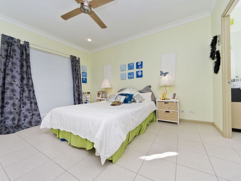 4 John Malcolm Street, Redlynch QLD 4870