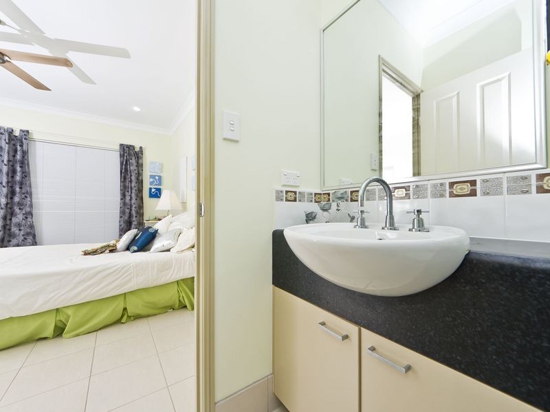 4 John Malcolm Street, Redlynch QLD 4870