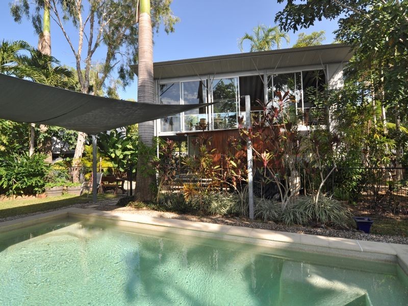 11 Granadilla Street, Holloways Beach QLD 4878