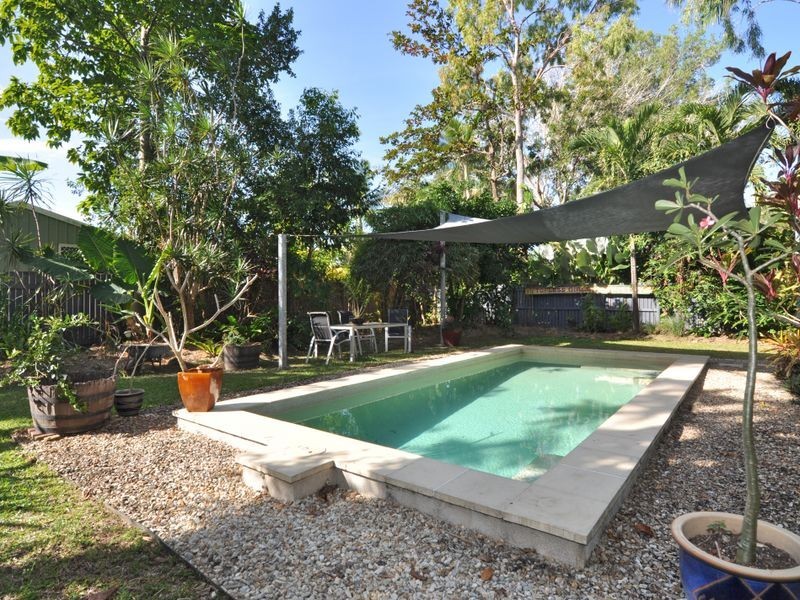 11 Granadilla Street, Holloways Beach QLD 4878