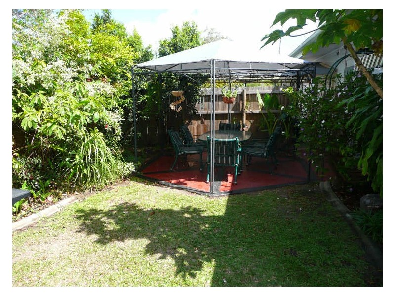 8/165 Mayers Street, Manunda QLD 4870