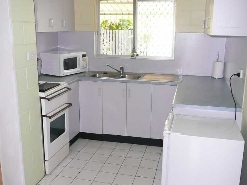 8/165 Mayers Street, Manunda QLD 4870