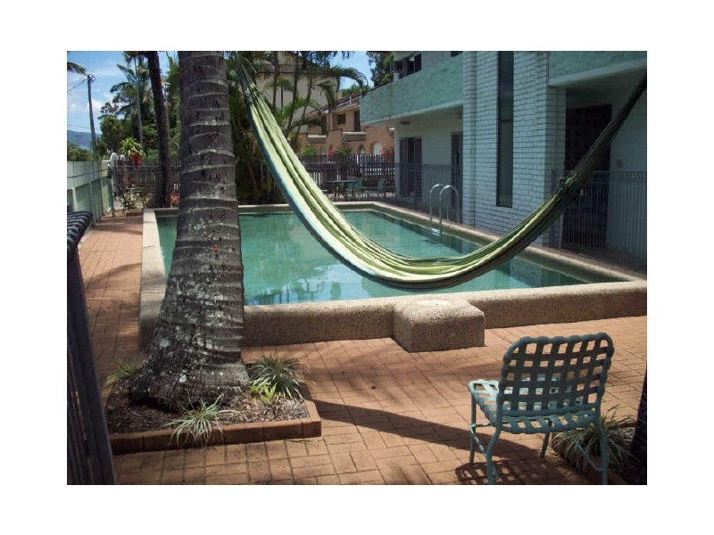 8/31 Digger Street, Cairns North QLD 4870