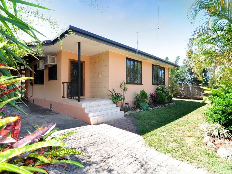 90 Hoare Street, Manunda QLD 4870