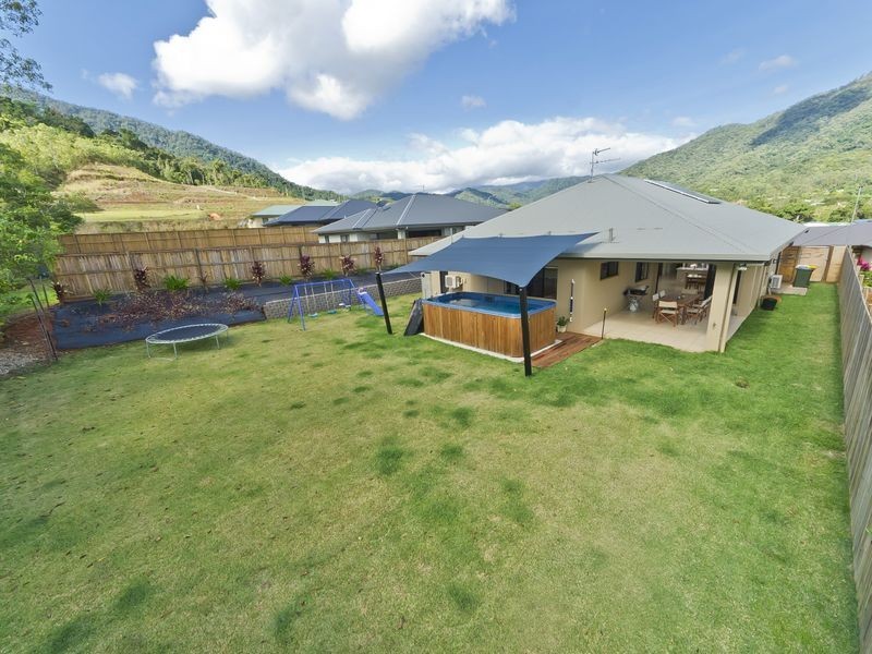 11 Willoughby Close, Redlynch QLD 4870