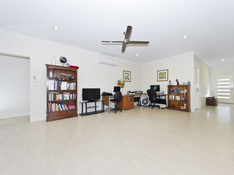 11 Willoughby Close, Redlynch QLD 4870