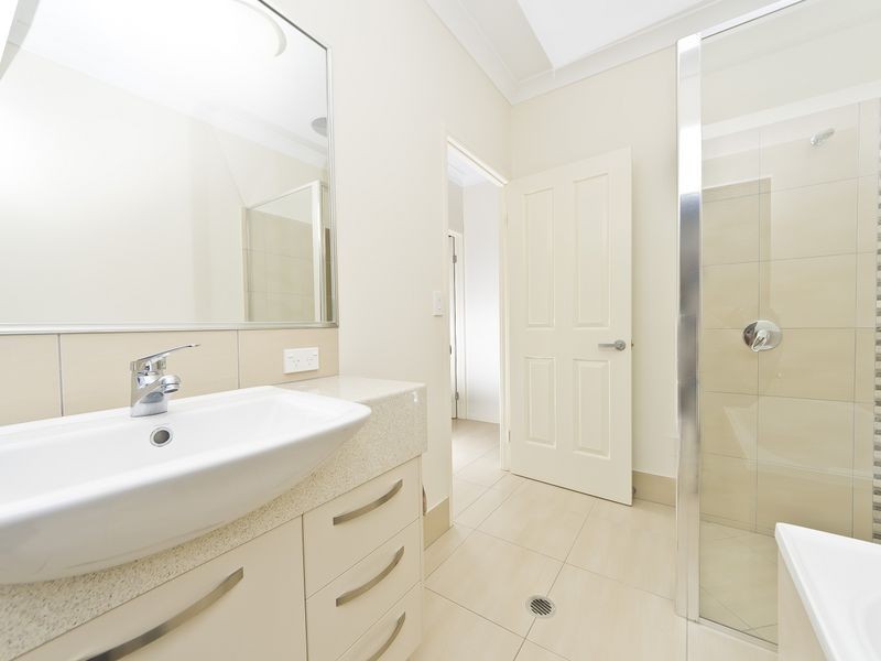 11 Willoughby Close, Redlynch QLD 4870