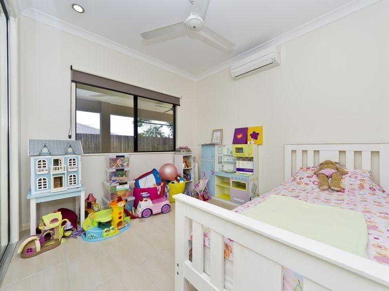 11 Willoughby Close, Redlynch QLD 4870