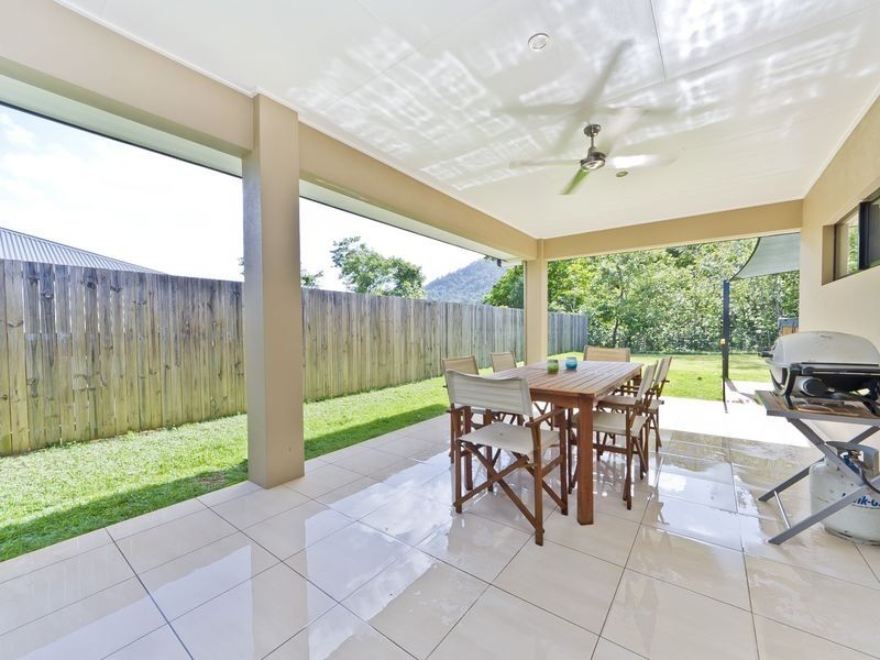 11 Willoughby Close, Redlynch QLD 4870