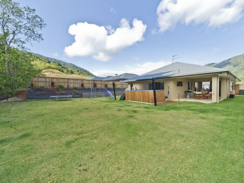 11 Willoughby Close, Redlynch QLD 4870