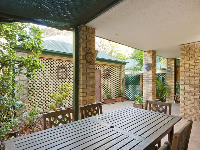 2/124 Carmody Road, St Lucia QLD 4067