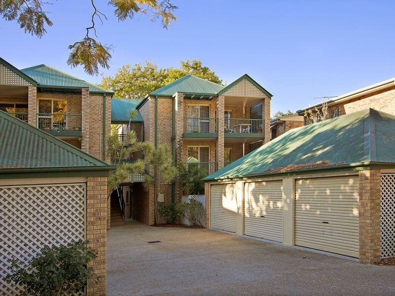 2/124 Carmody Road, St Lucia QLD 4067