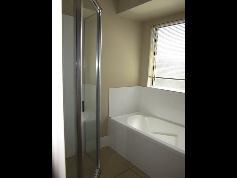 6 Daykin Close, Redlynch QLD 4870