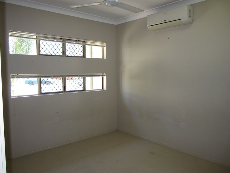 6 Daykin Close, Redlynch QLD 4870