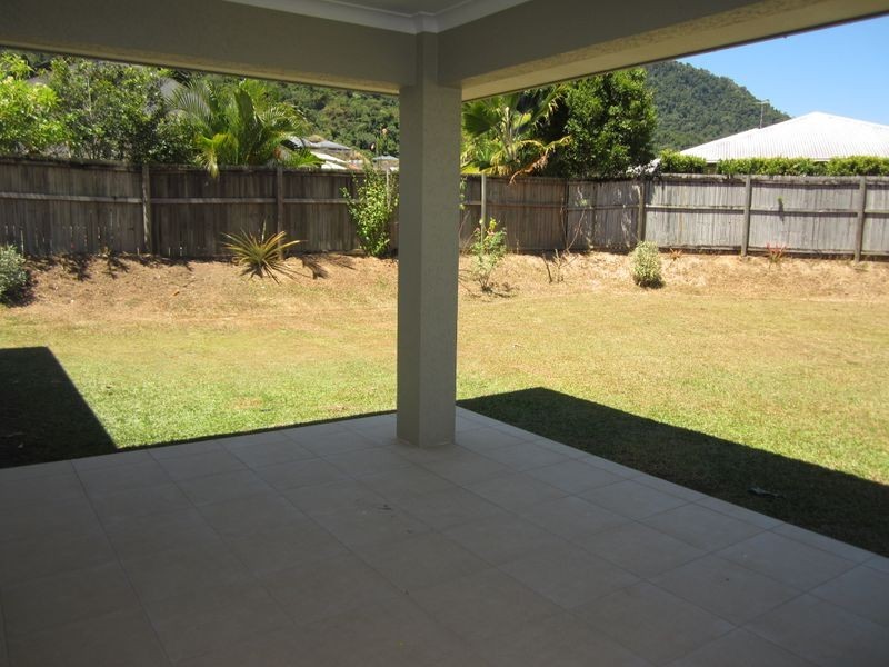 6 Daykin Close, Redlynch QLD 4870