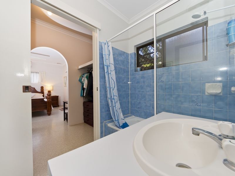 4 Whelk Close, Trinity Beach QLD 4879