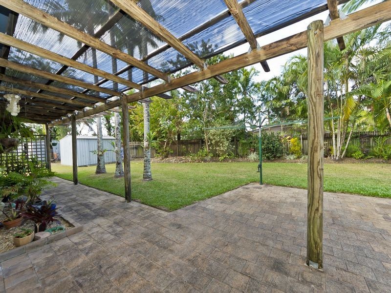4 Whelk Close, Trinity Beach QLD 4879