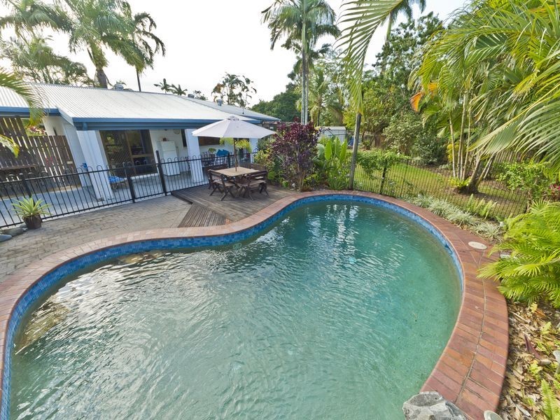 4 Whelk Close, Trinity Beach QLD 4879