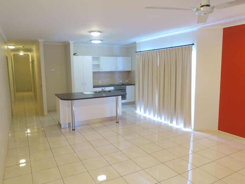 2/157 Martyn Street, Manunda QLD 4870