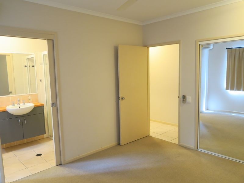 2/157 Martyn Street, Manunda QLD 4870