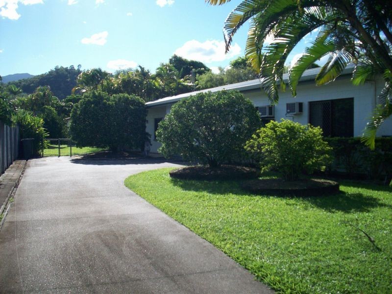 2/5 Turner Street, Whitfield QLD 4870