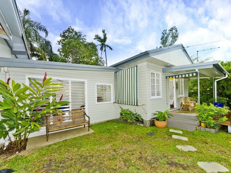 10 Atkinson Street, Manunda QLD 4870