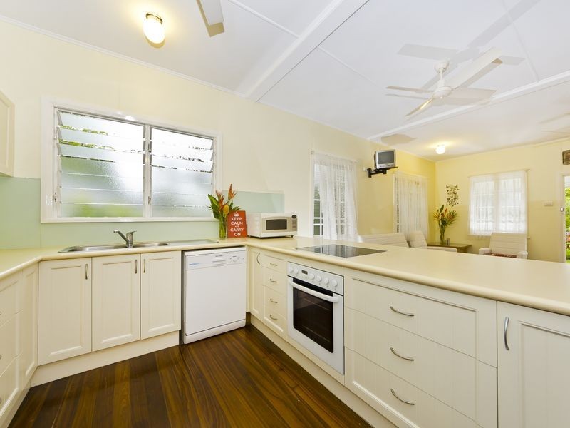 10 Atkinson Street, Manunda QLD 4870