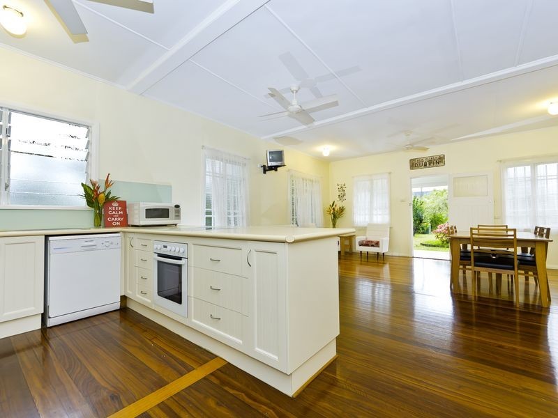 10 Atkinson Street, Manunda QLD 4870