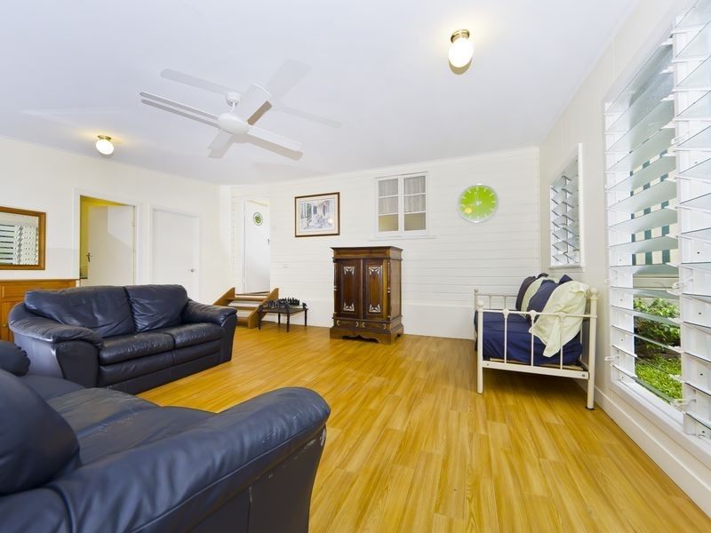 10 Atkinson Street, Manunda QLD 4870