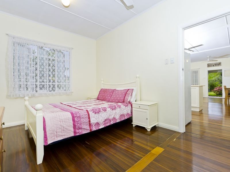 10 Atkinson Street, Manunda QLD 4870