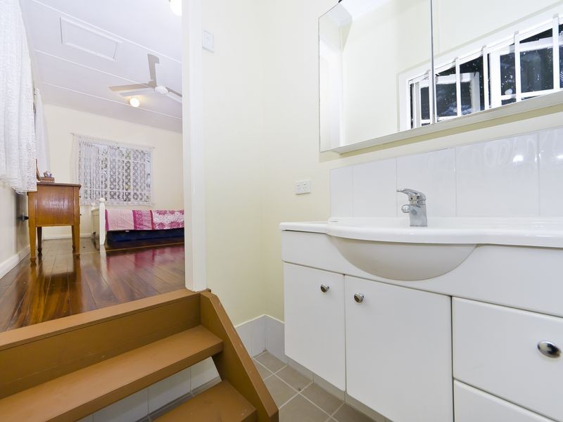 10 Atkinson Street, Manunda QLD 4870