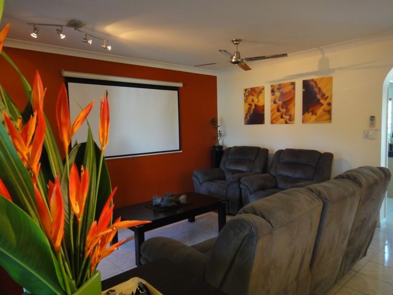 2/19 Grantala Street, Manoora QLD 4870