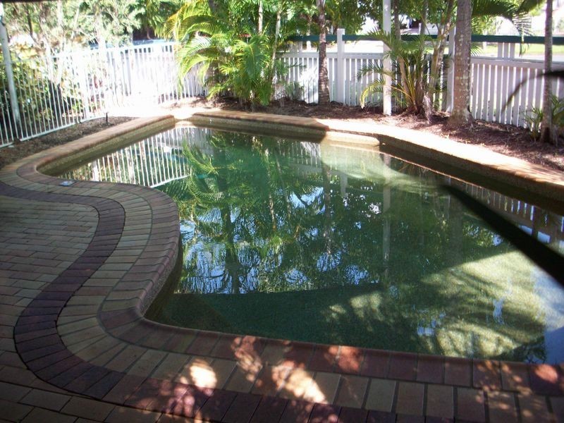 Manoora QLD 4870