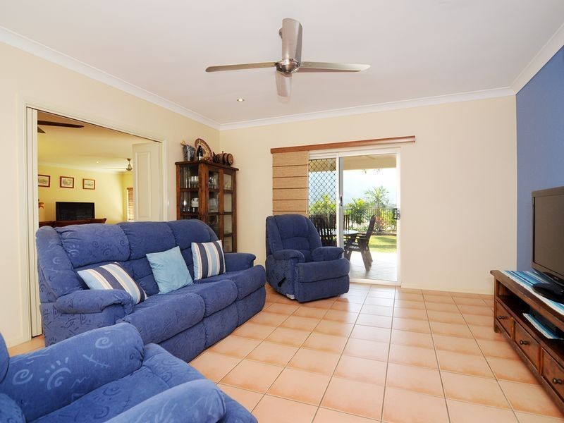 7 St Albans Close, Brinsmead QLD 4870