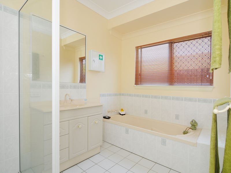 7 St Albans Close, Brinsmead QLD 4870