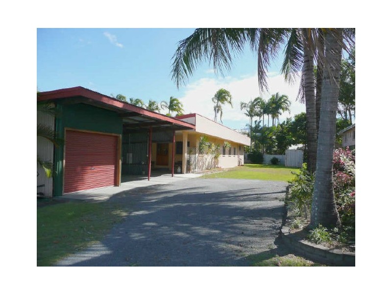 33 Macnamara Street, Manunda QLD 4870