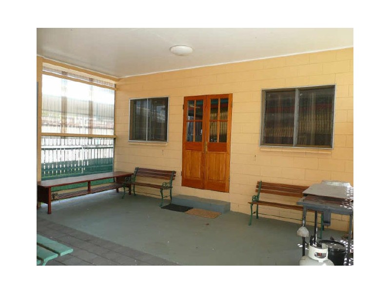 33 Macnamara Street, Manunda QLD 4870