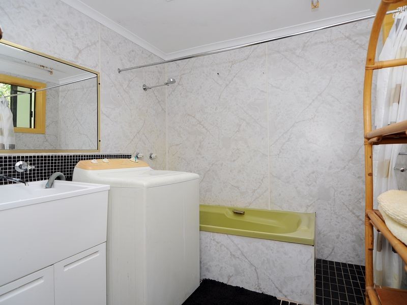 53 Marshall Street, Machans Beach QLD 4878