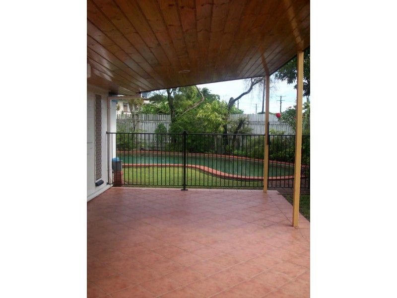 61 Birch Street, Manoora QLD 4870