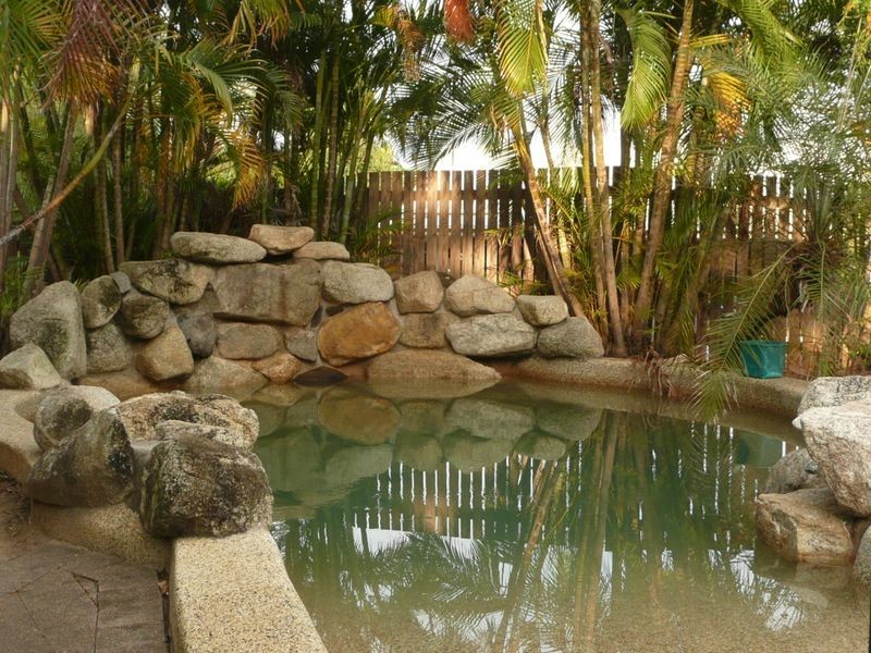 11 Grimes Close, Kanimbla QLD 4870