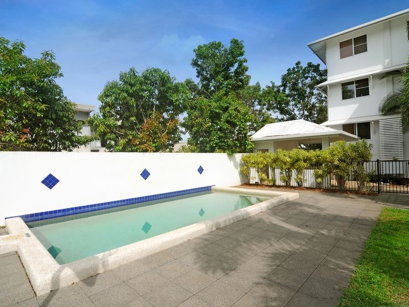 6/18 Smith Street, Cairns North QLD 4870
