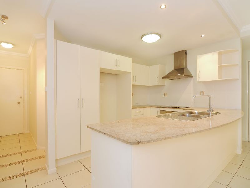 6/18 Smith Street, Cairns North QLD 4870