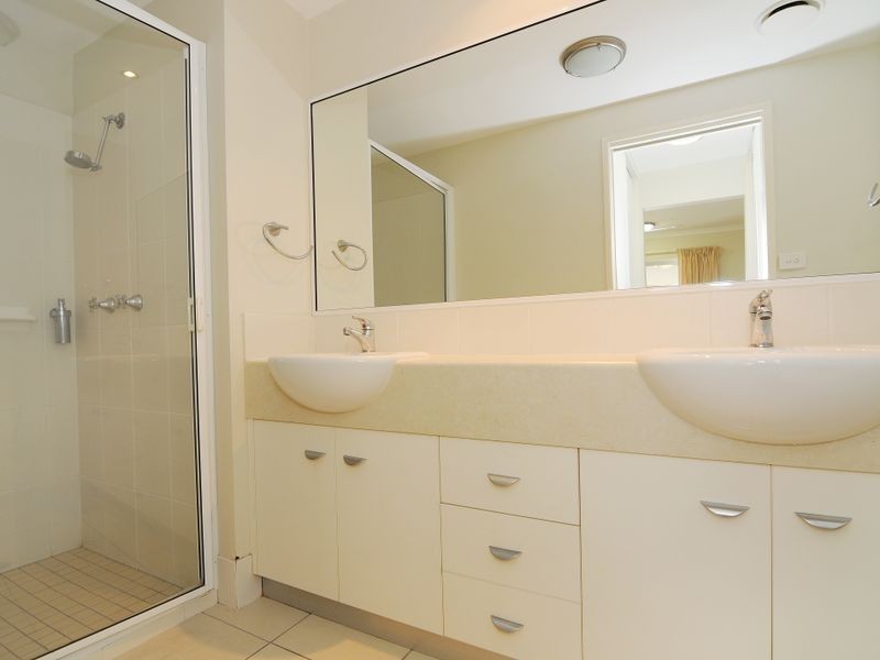 6/18 Smith Street, Cairns North QLD 4870