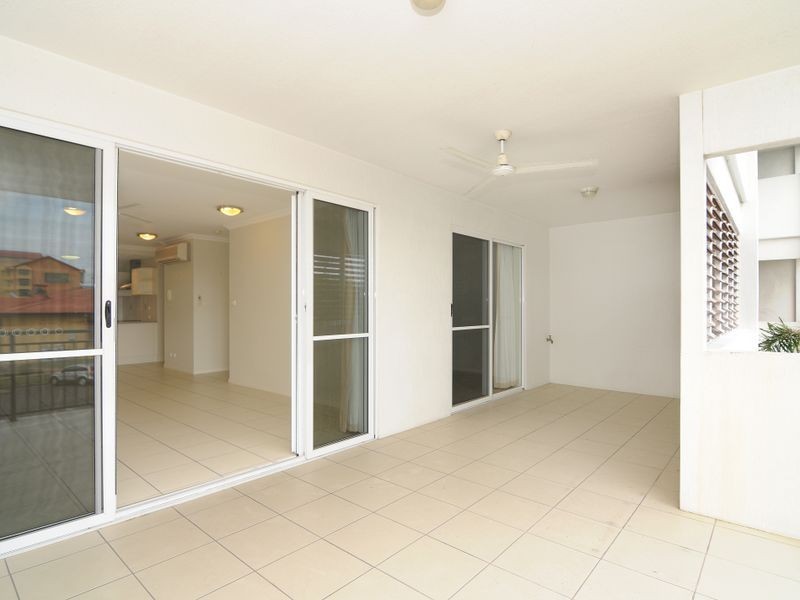 6/18 Smith Street, Cairns North QLD 4870